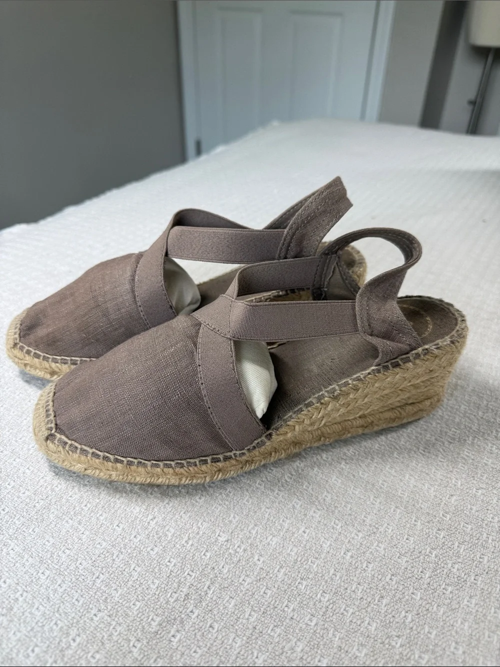 Toni Pons Origins taupe espadrille wedge heel covered toe sandals size 38